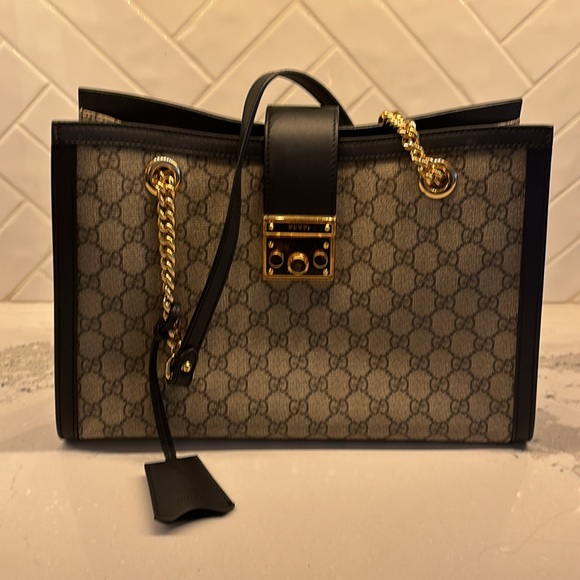Gucci PADLOCK MEDIUM SHOULDER BAG authentic like new - Picture 2 of 7
